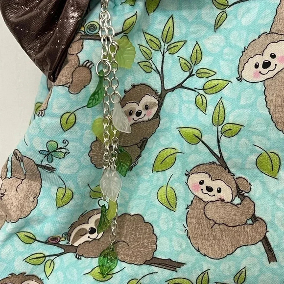 Cute Sloth Themed Custom Made Carpet Bag - Picture 8 of 9